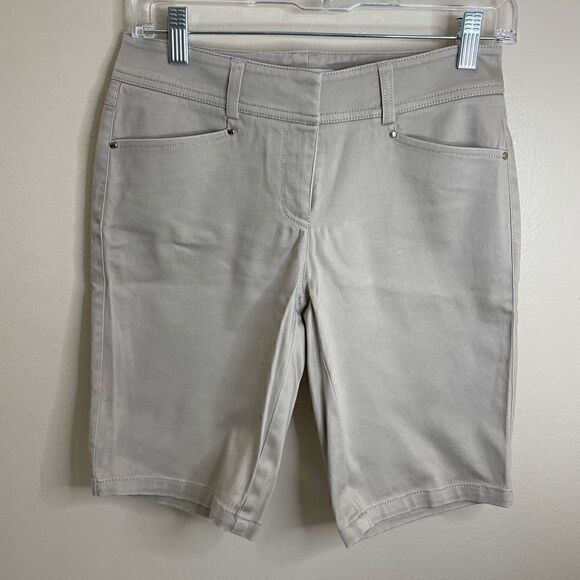 Cache| Bermuda| shorts| Has stretch| Thick material - Picture 1 of 11